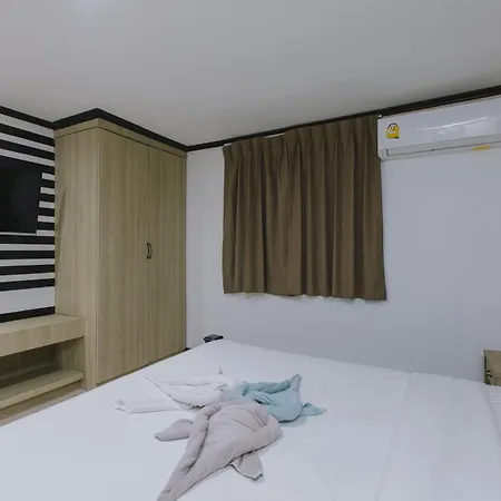 Royal Beach Residence Patong Exterior photo